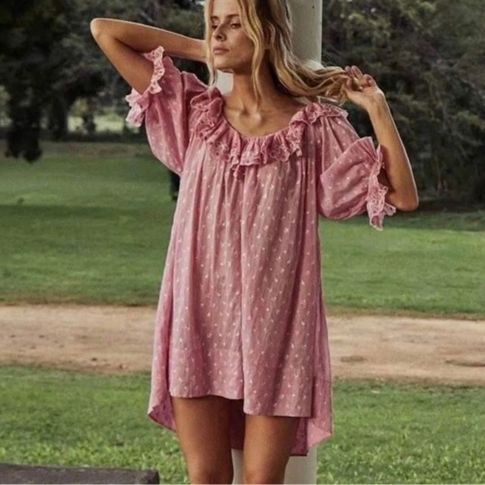 ISO Doen chateau nightgown in pink floral
